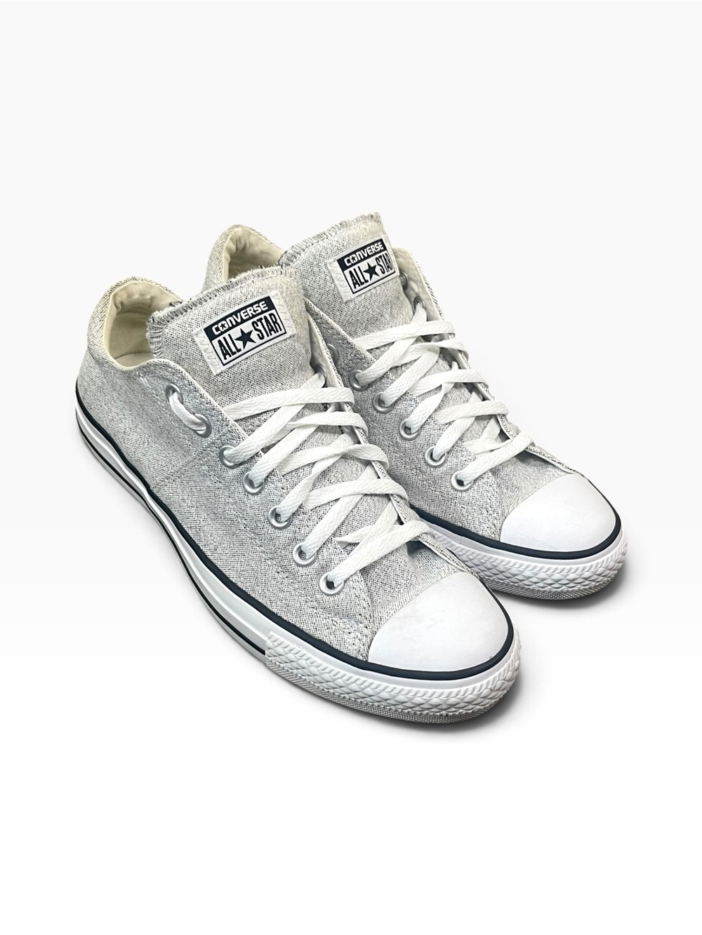 Women’s Converse Low Top Sneakers in Light Gray and retro Y2K White Size 11